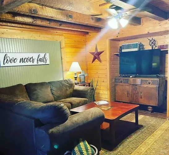 3 Bedroom Log Cabin With Hot Tub At Bear Mountain