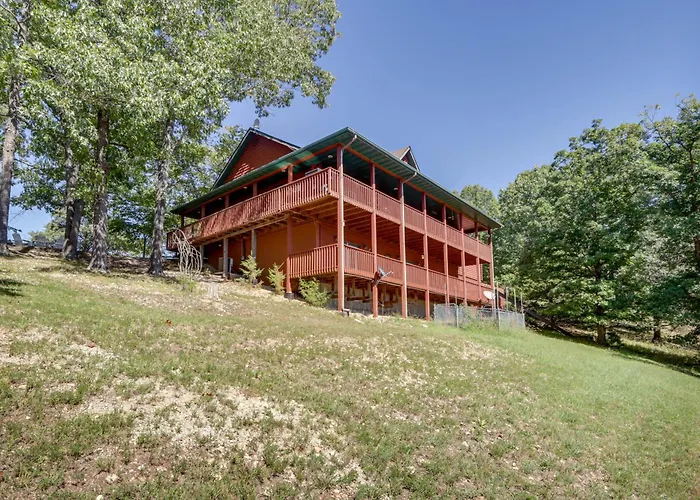 Beaver Lake Home W/ Game Room, Boat Slip & Views!