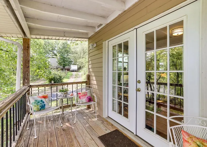 Lakefront Cottage By Little Golden Gate Bridge