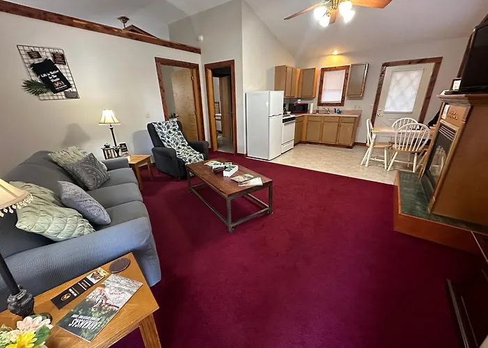 Trout Lily Cabin - Giant Spa Tub & Peaceful Location