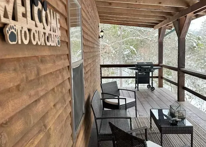 Black Bear Cabin - Giant Spa Tub, Peaceful Location